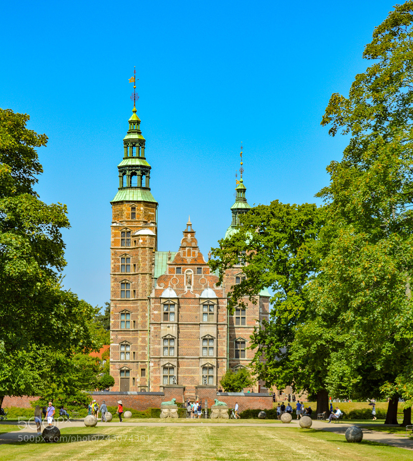 Nikon D3200 sample photo. Rosenborg castle photography