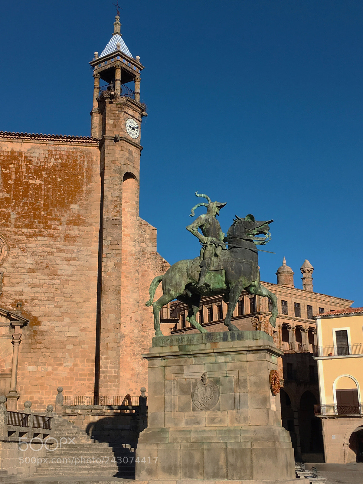Apple iPhone 6s Plus sample photo. Estatua ecuestre francisco pizarro photography