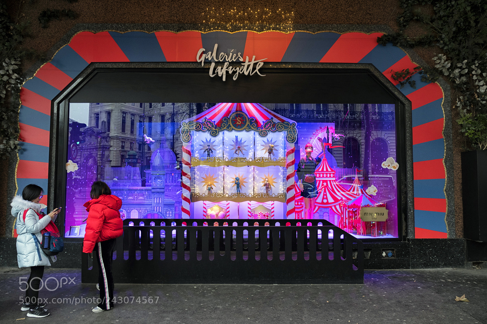 Fujifilm X-T2 sample photo. Christmas shop window dscf8344-1.jpg photography