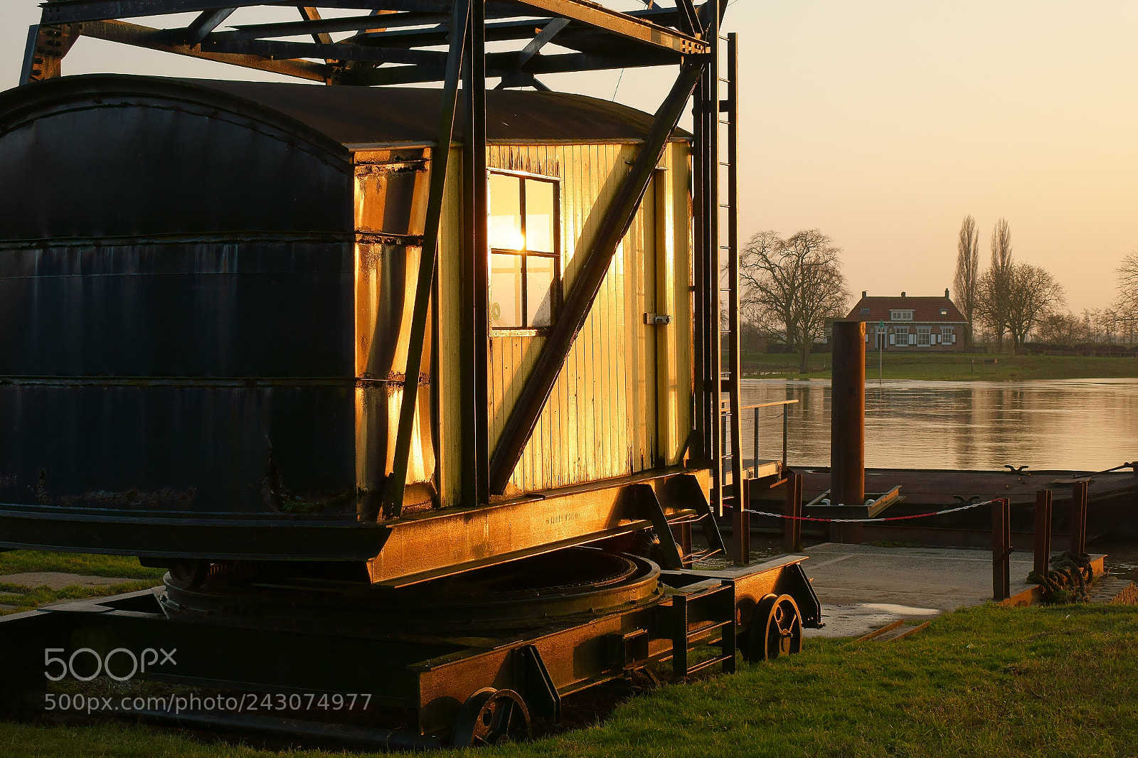 Sony Cyber-shot DSC-RX10 sample photo. Hoisting crane photography