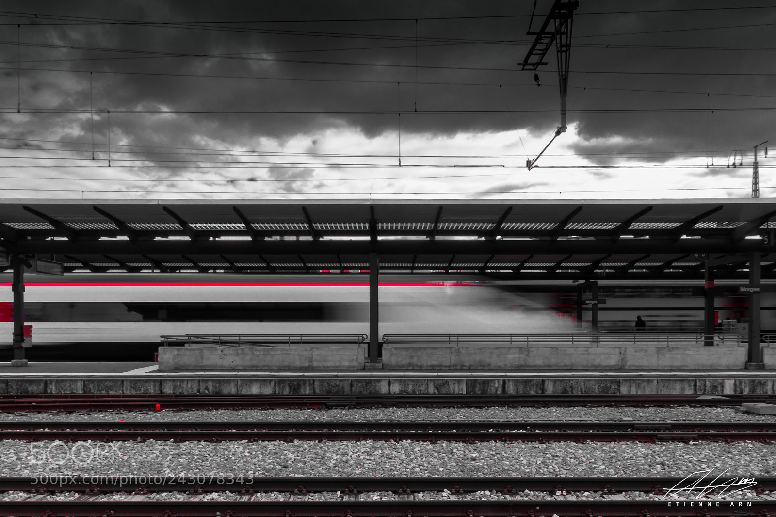 Canon EOS 550D (EOS Rebel T2i / EOS Kiss X4) sample photo. Red line photography