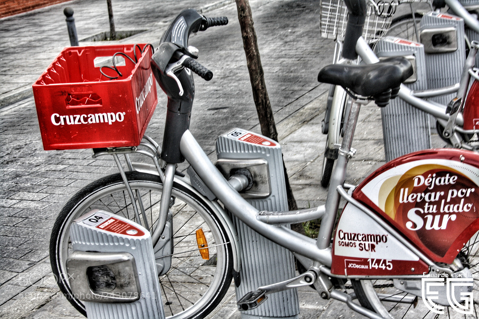 Canon EOS 1000D (EOS Digital Rebel XS / EOS Kiss F) sample photo. Rent a bike photography
