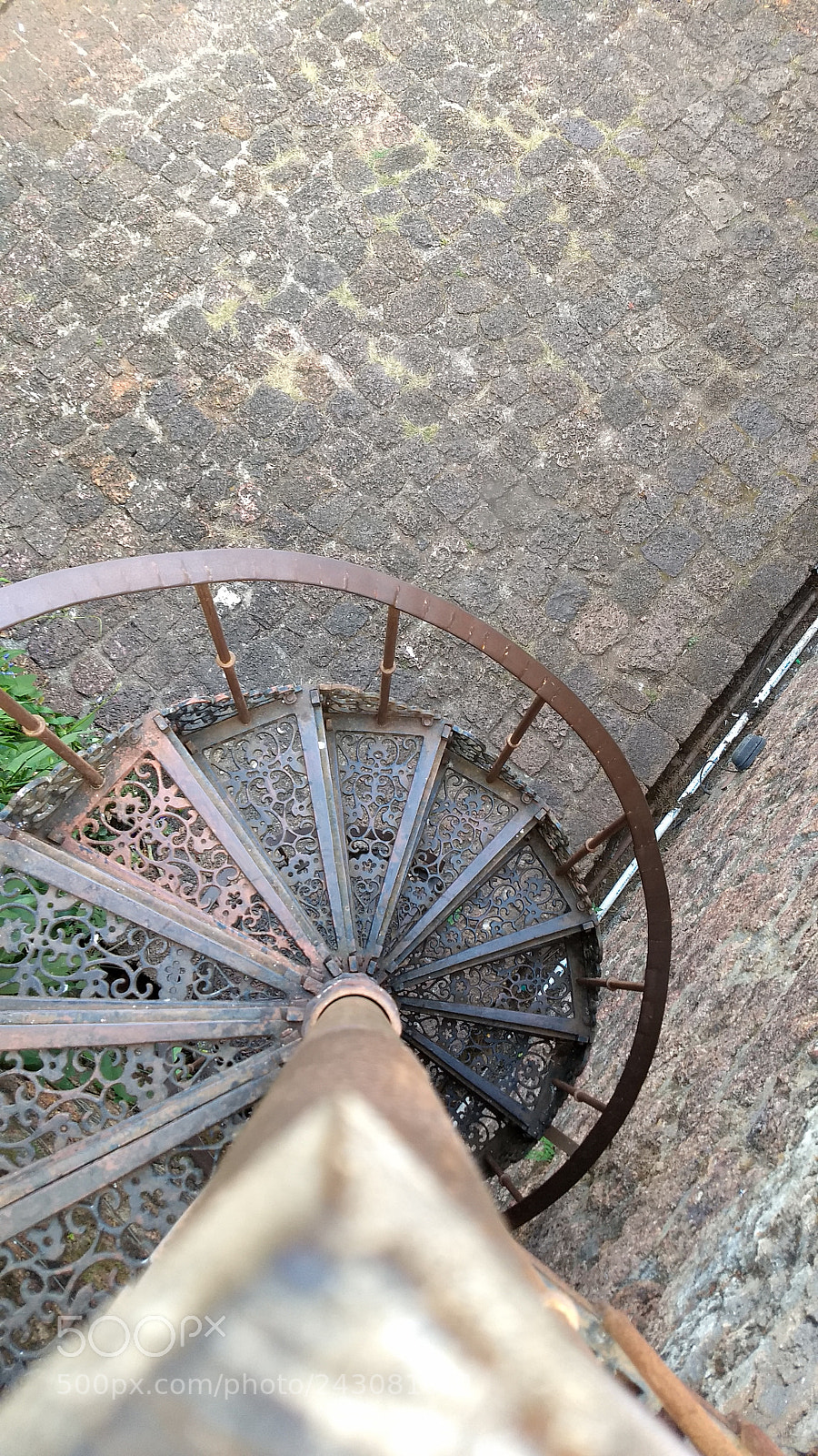 Motorola Moto G (5) Plus sample photo. Staircase photography