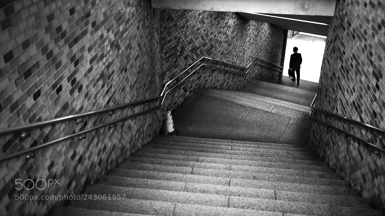 Fujifilm X-Pro2 sample photo. Stairs to subway photography