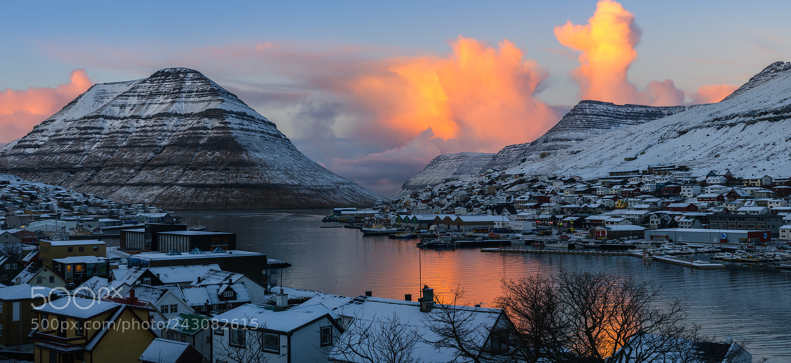 Nikon D3100 sample photo. Klaksvík photography
