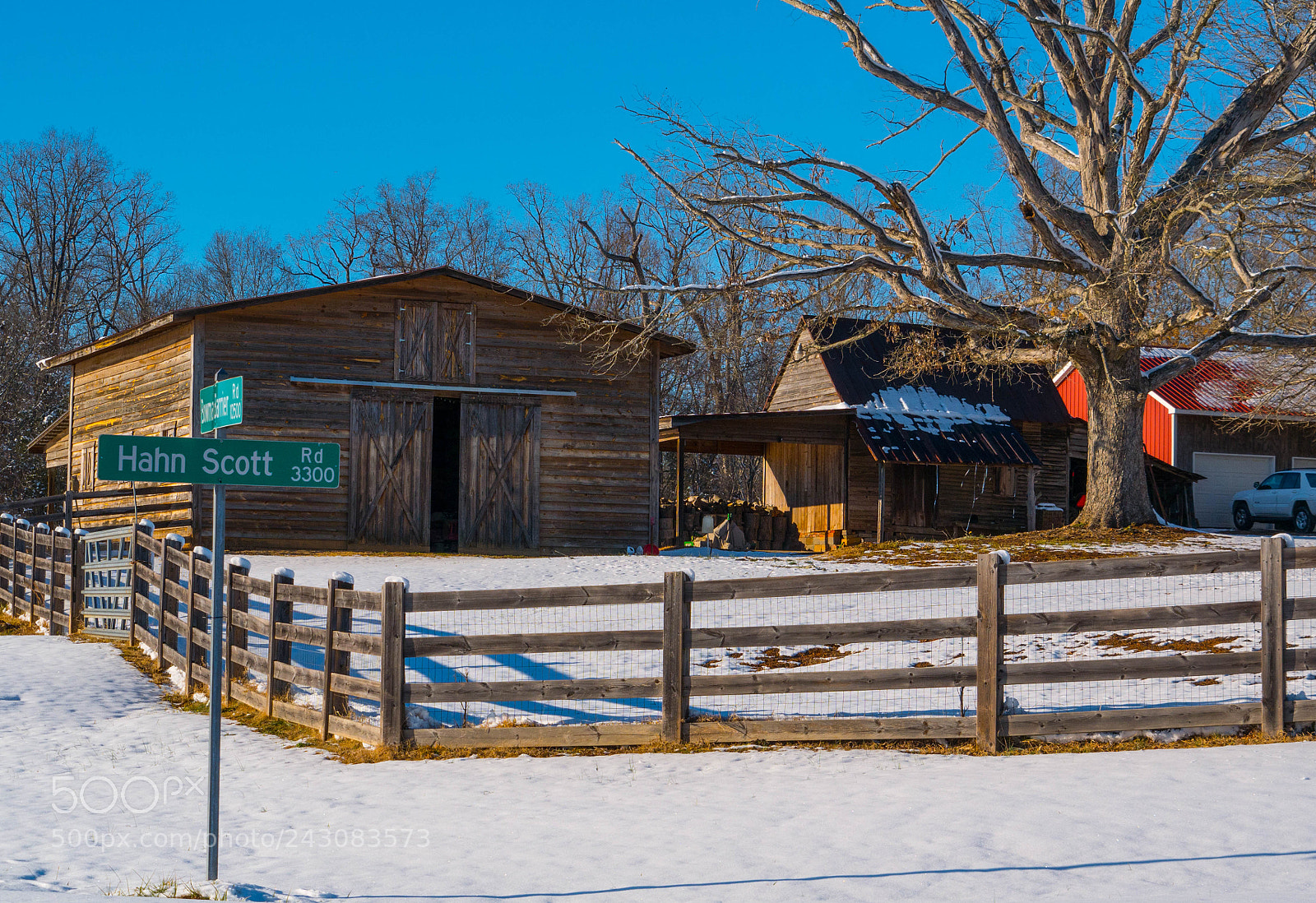 Panasonic Lumix DMC-G85 (Lumix DMC-G80) sample photo. Farm in the snow photography
