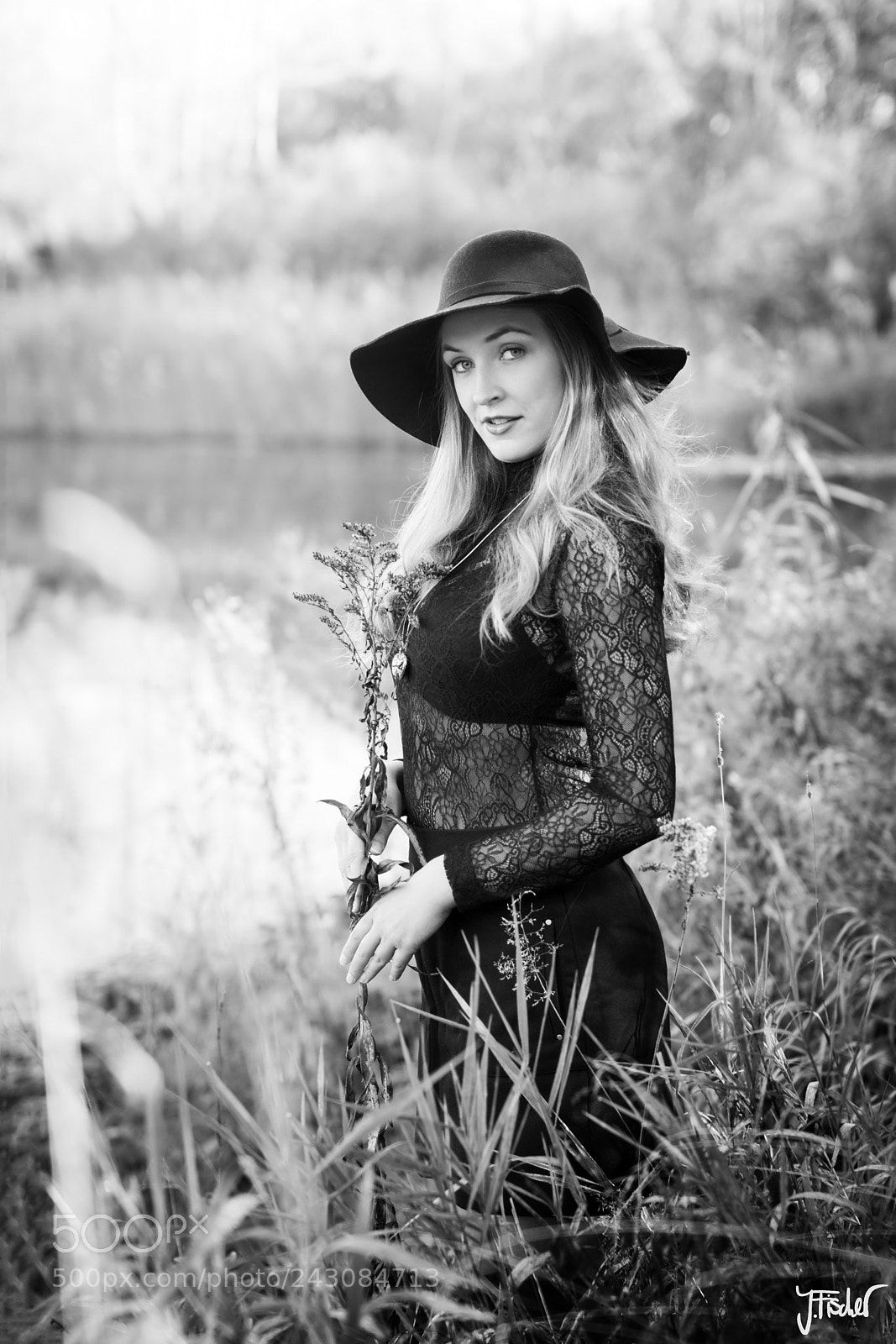 Nikon D7100 sample photo. Lady in black photography