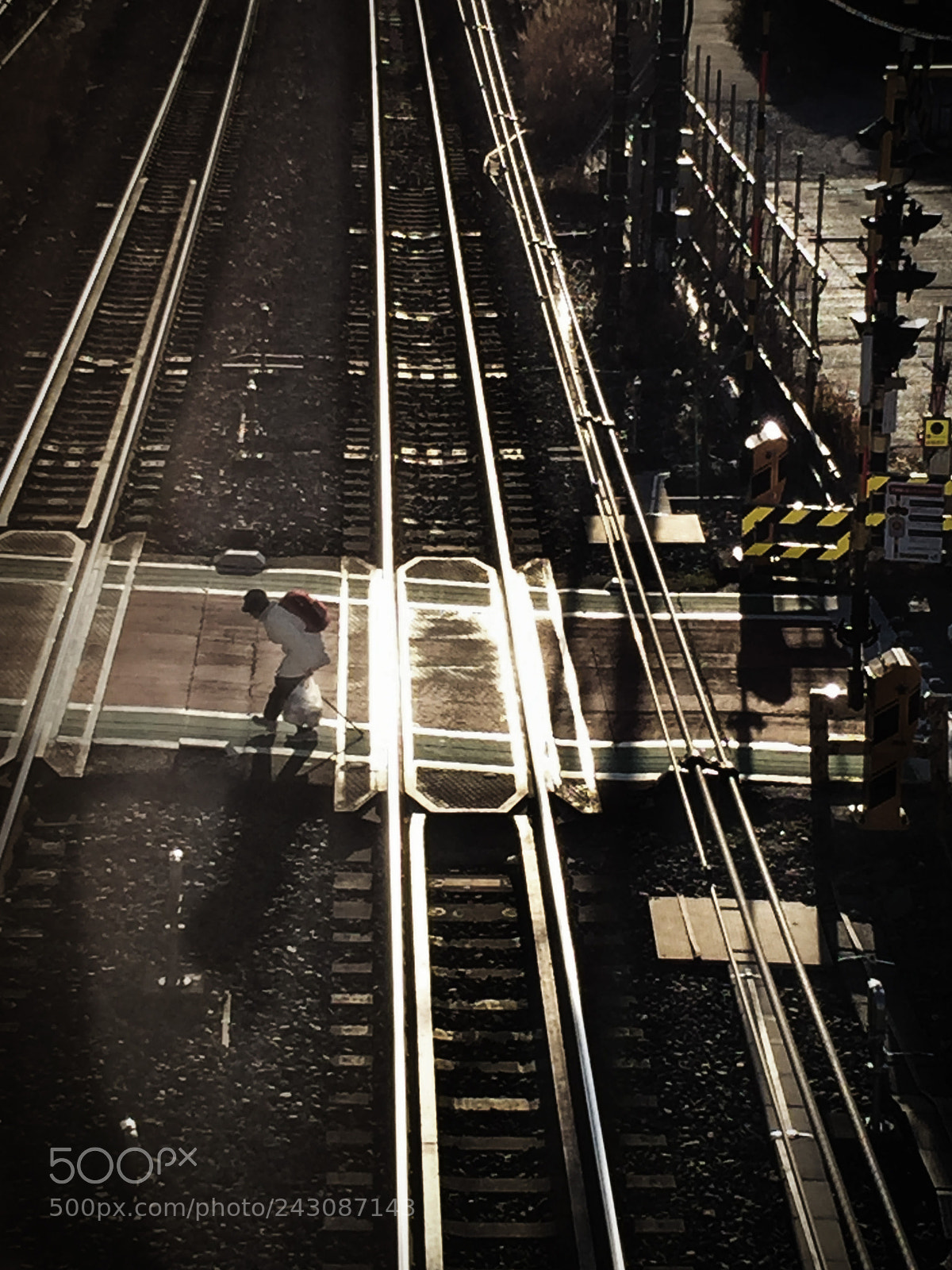 Apple iPhone 6 Plus sample photo. Evening ... street photography