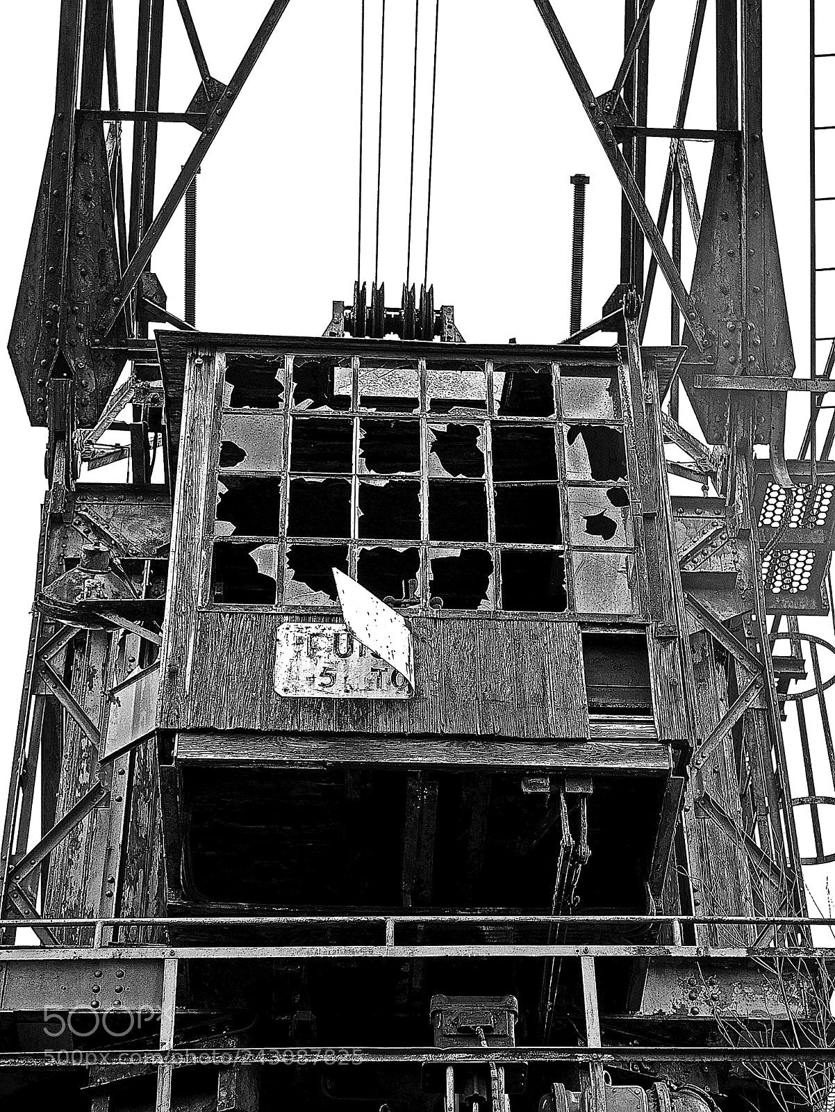 Leica D-Lux (Typ 109) sample photo. The old crane  . photography