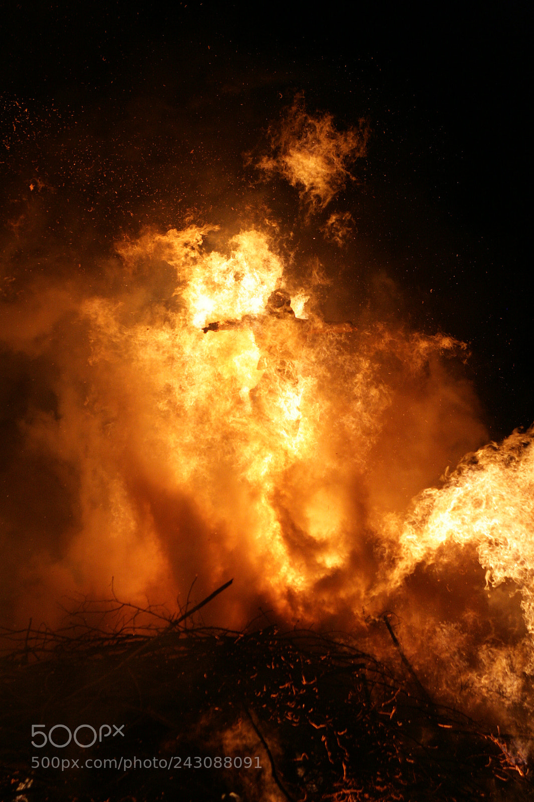 Canon EOS 5D sample photo. Bonfire funken burning of photography