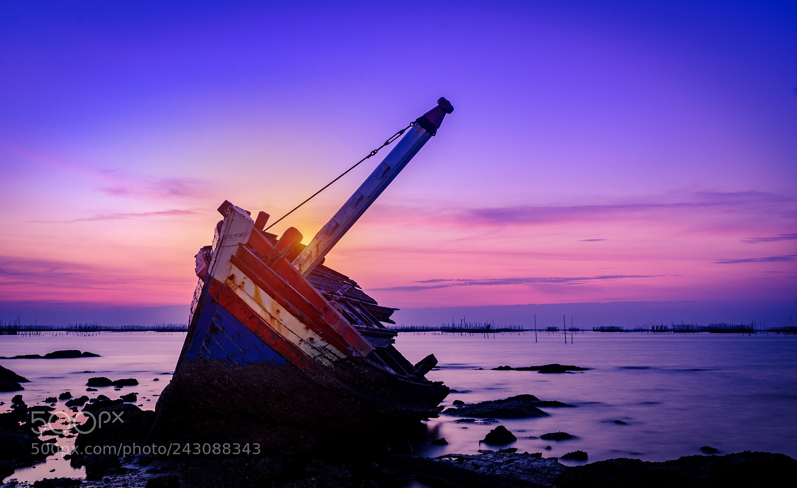 Sony a7 II sample photo. Shipwreck at sunset and photography