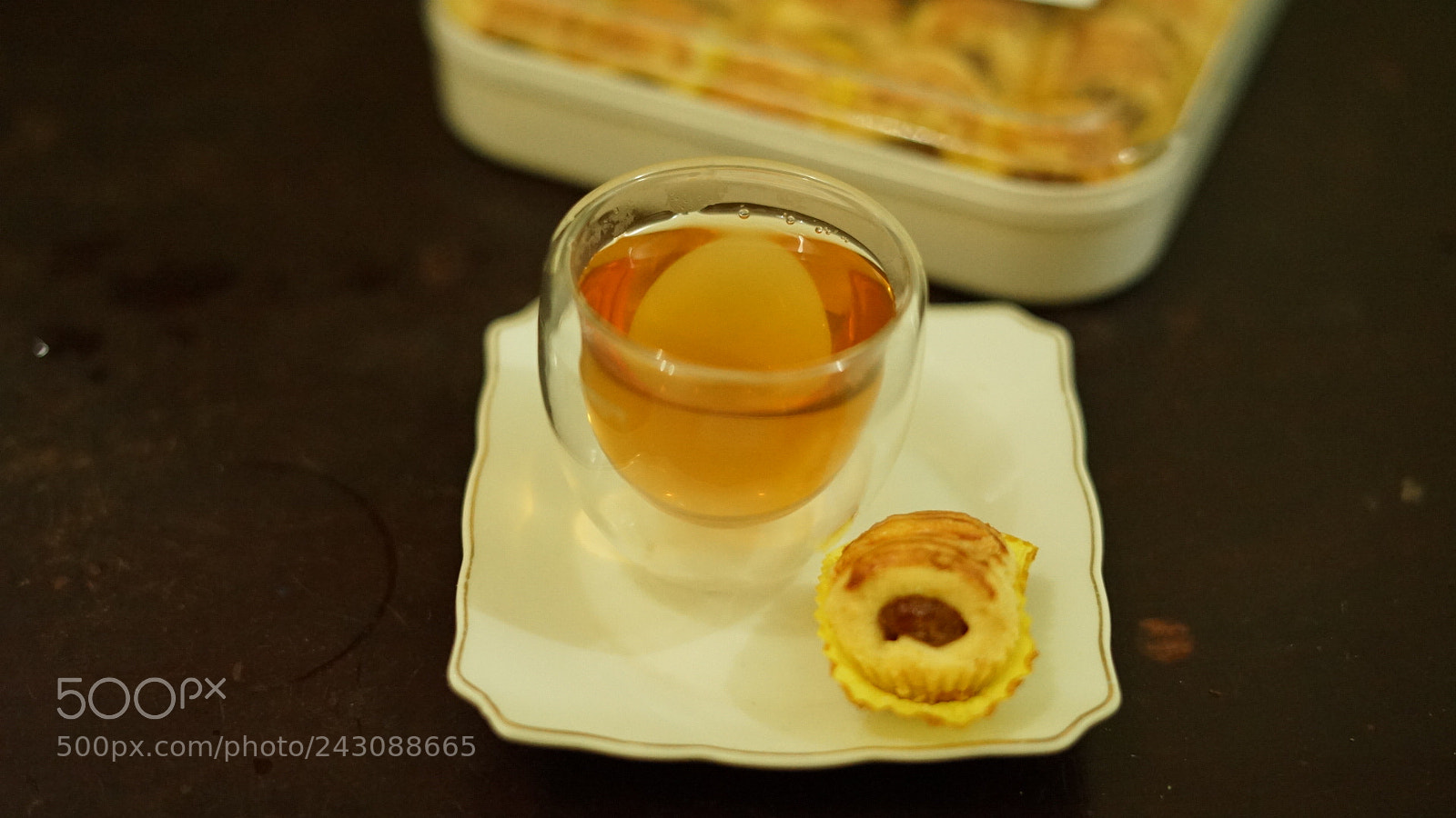 Sony a7 II sample photo. Tea and bread at photography