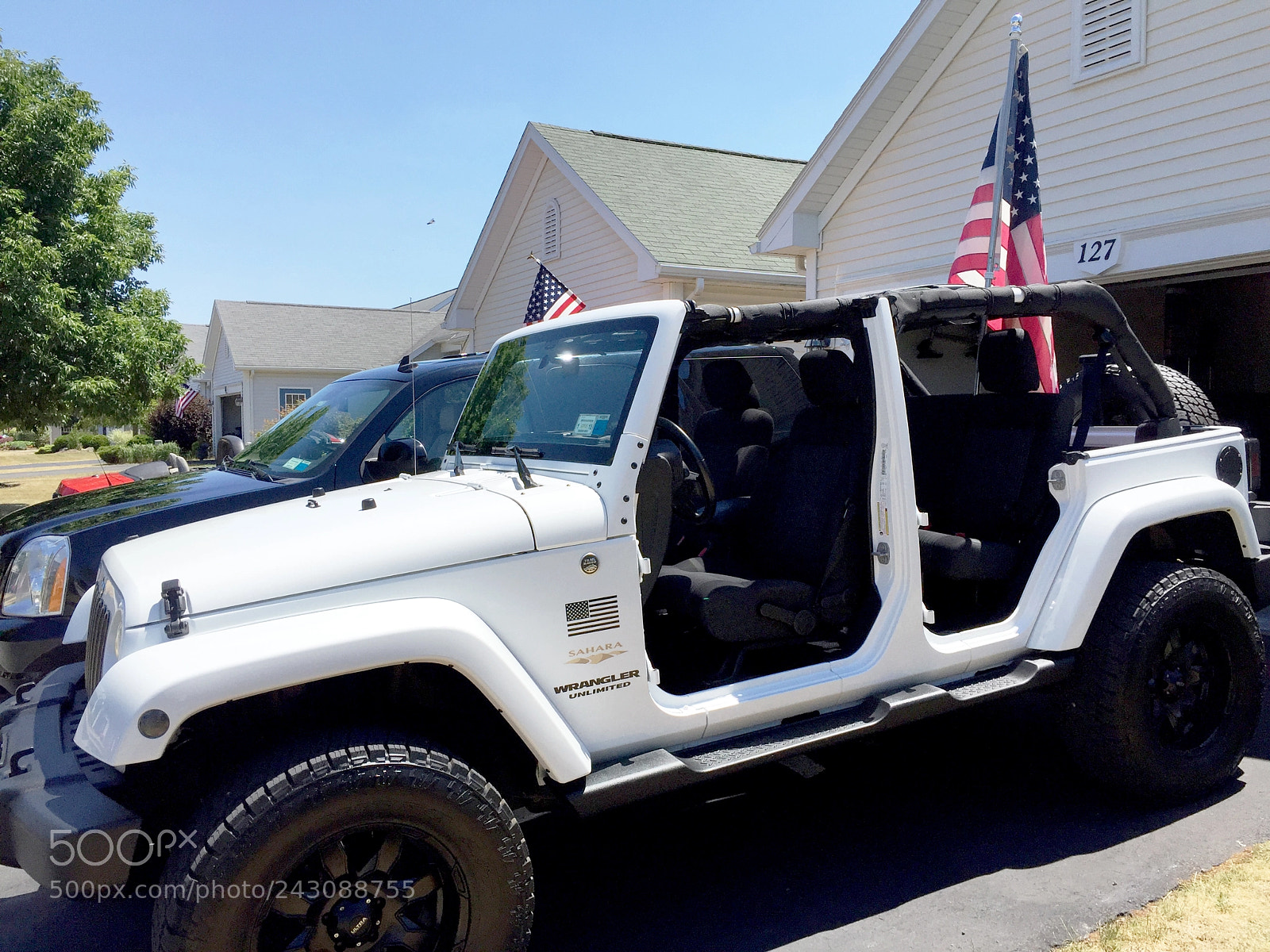 Apple iPhone 6 sample photo. The wife’s jeep photography