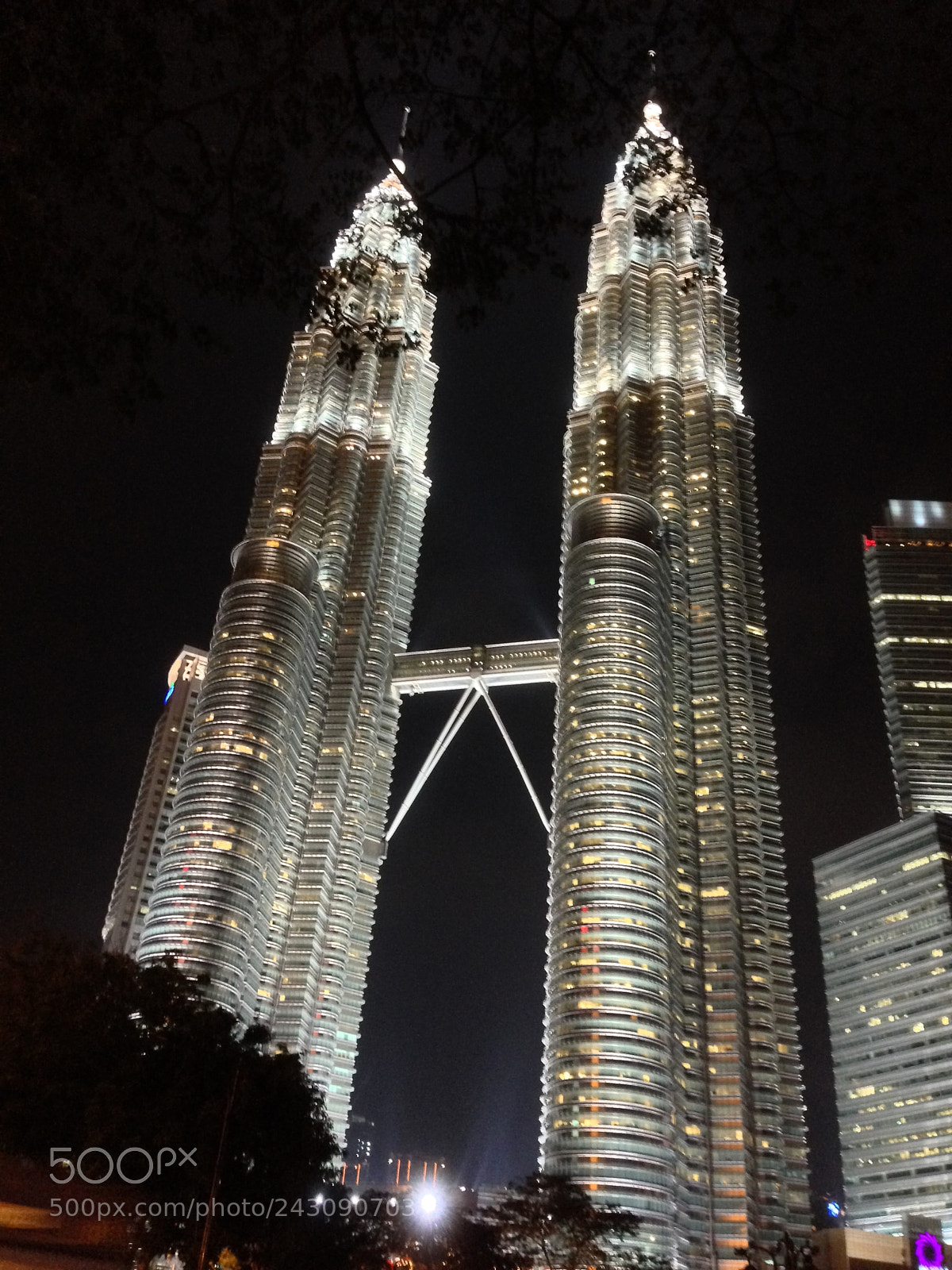 Apple iPhone 5 sample photo. Twin towers kl photography