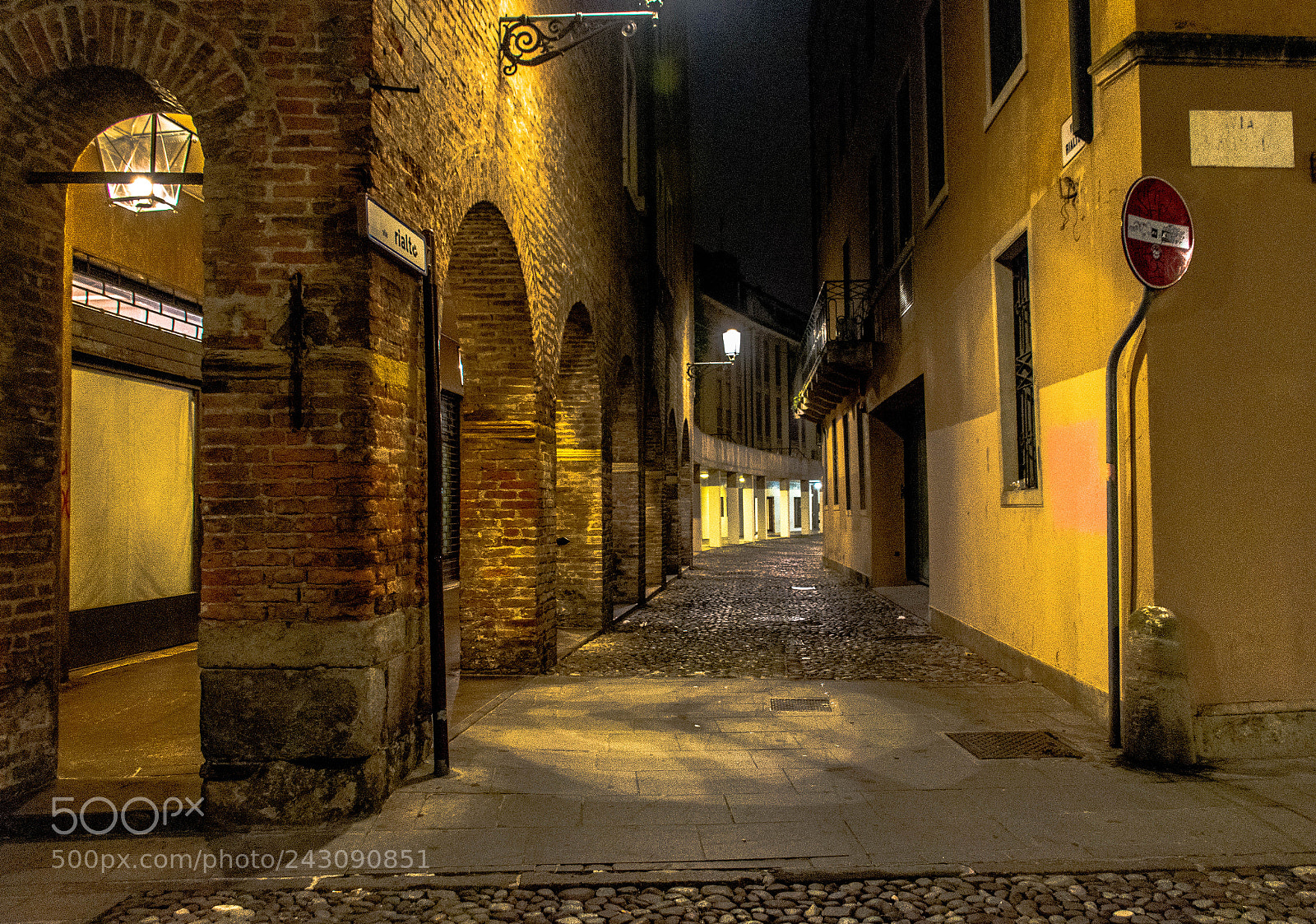 Nikon D7200 sample photo. The lonely padova street photography