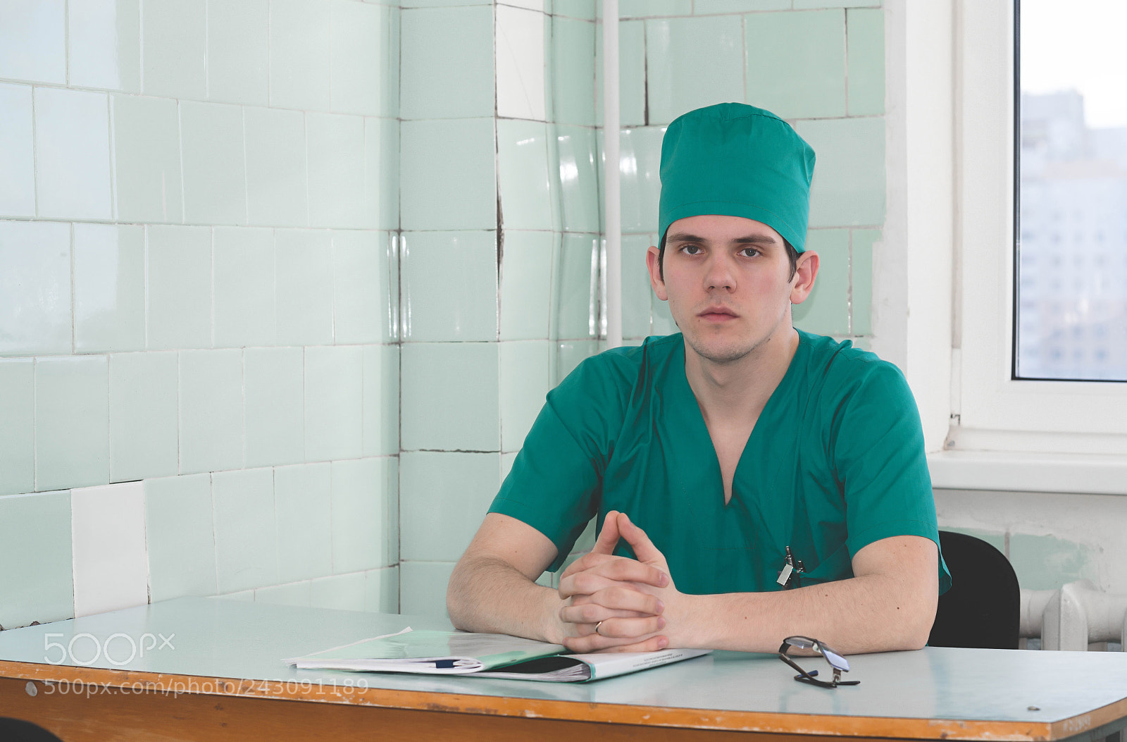 Nikon D800 sample photo. Surgeon in green suite photography