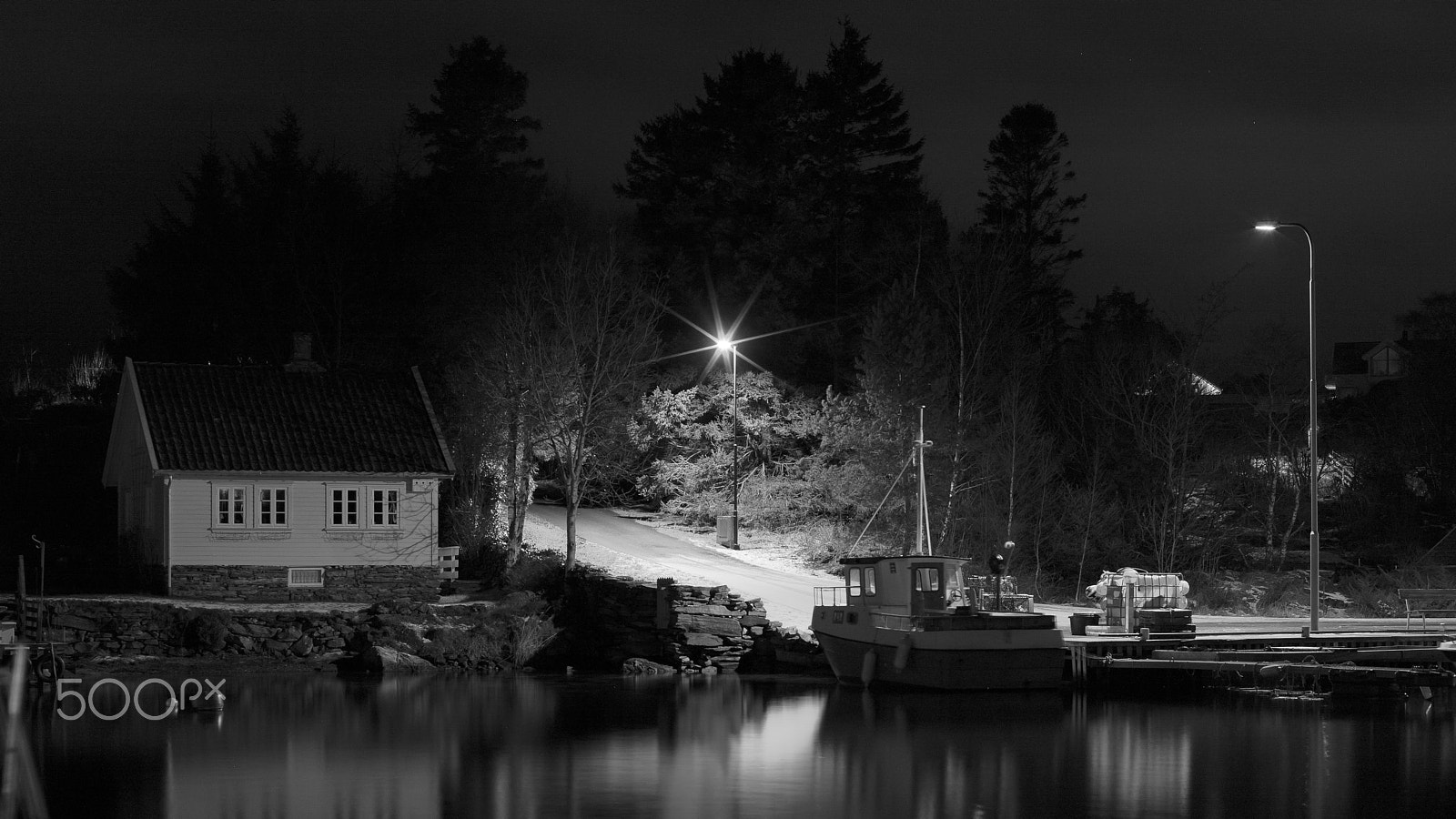 Hasselblad H3D sample photo. Øshusvik harbor  bw photography