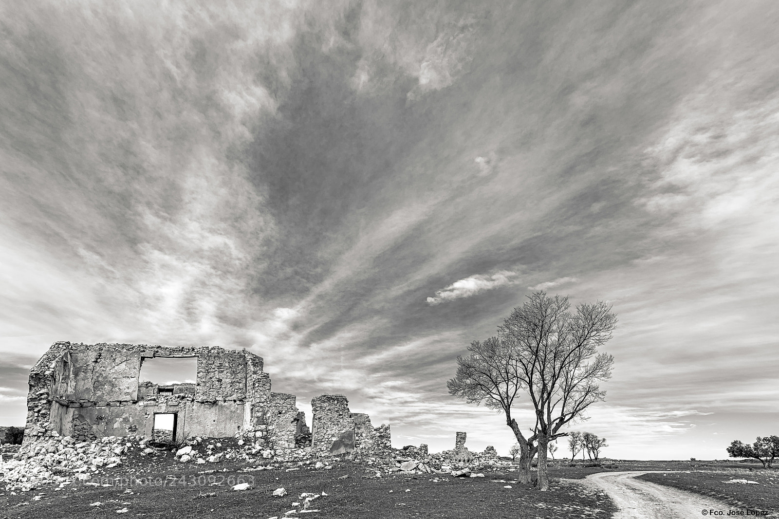 Pentax K-1 sample photo. Ruinas photography