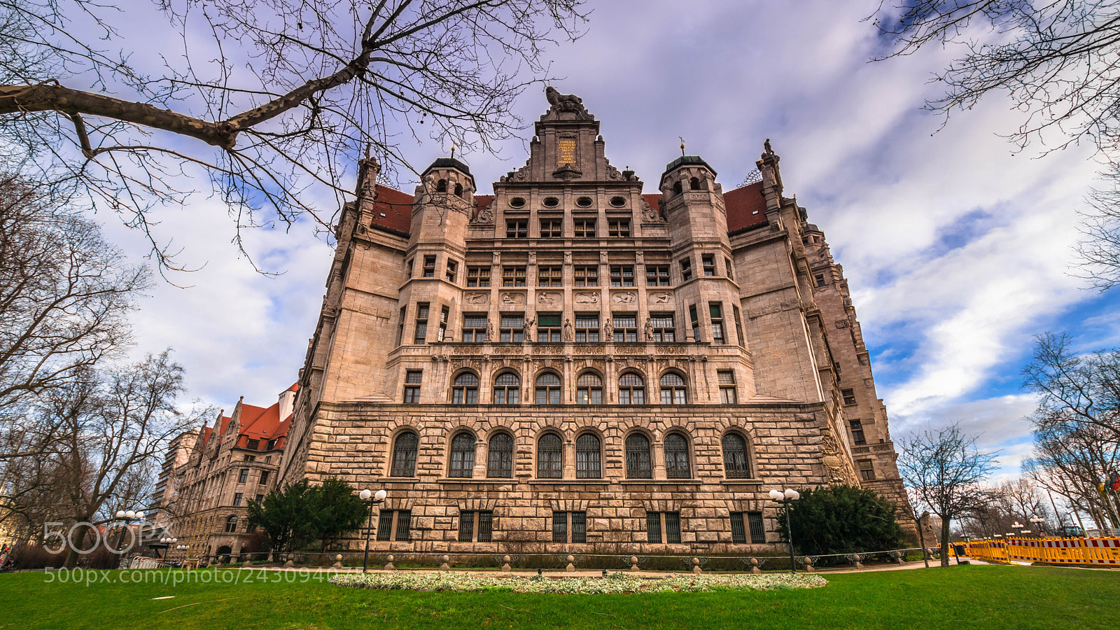 Sony ILCA-77M2 sample photo. Town hall photography