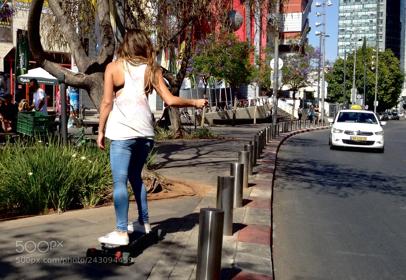 Apple iPhone 4S sample photo. City life photography