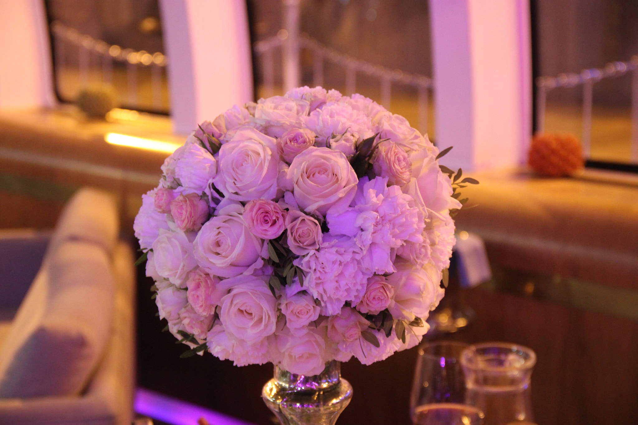 Canon EF-S 18-135mm F3.5-5.6 IS sample photo. Beautiful rose bouquet photography