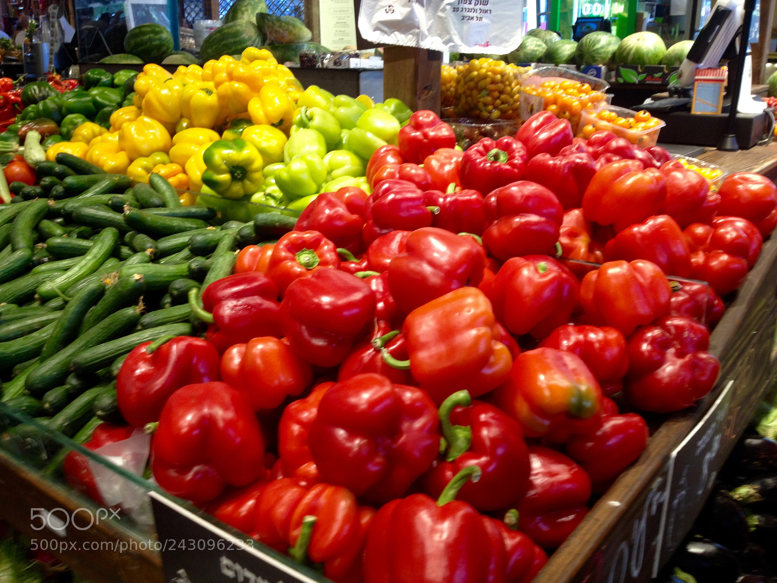 Apple iPhone 4S sample photo. Colorful market photography