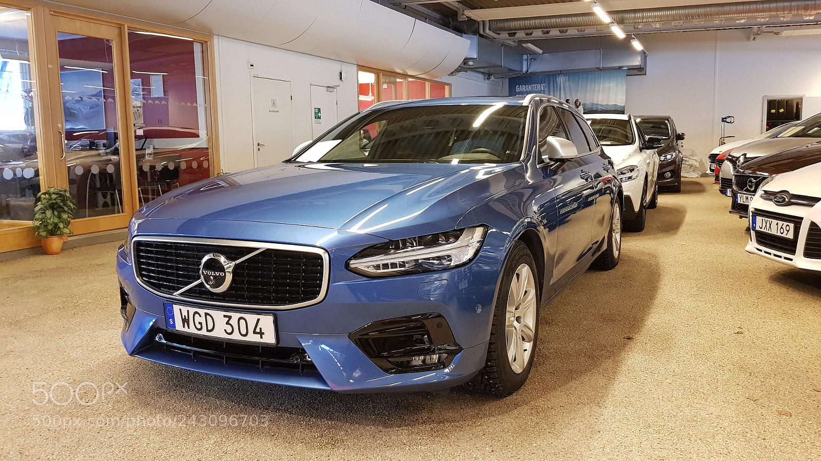 Samsung Galaxy S8 sample photo. Car 5  v 90. photography