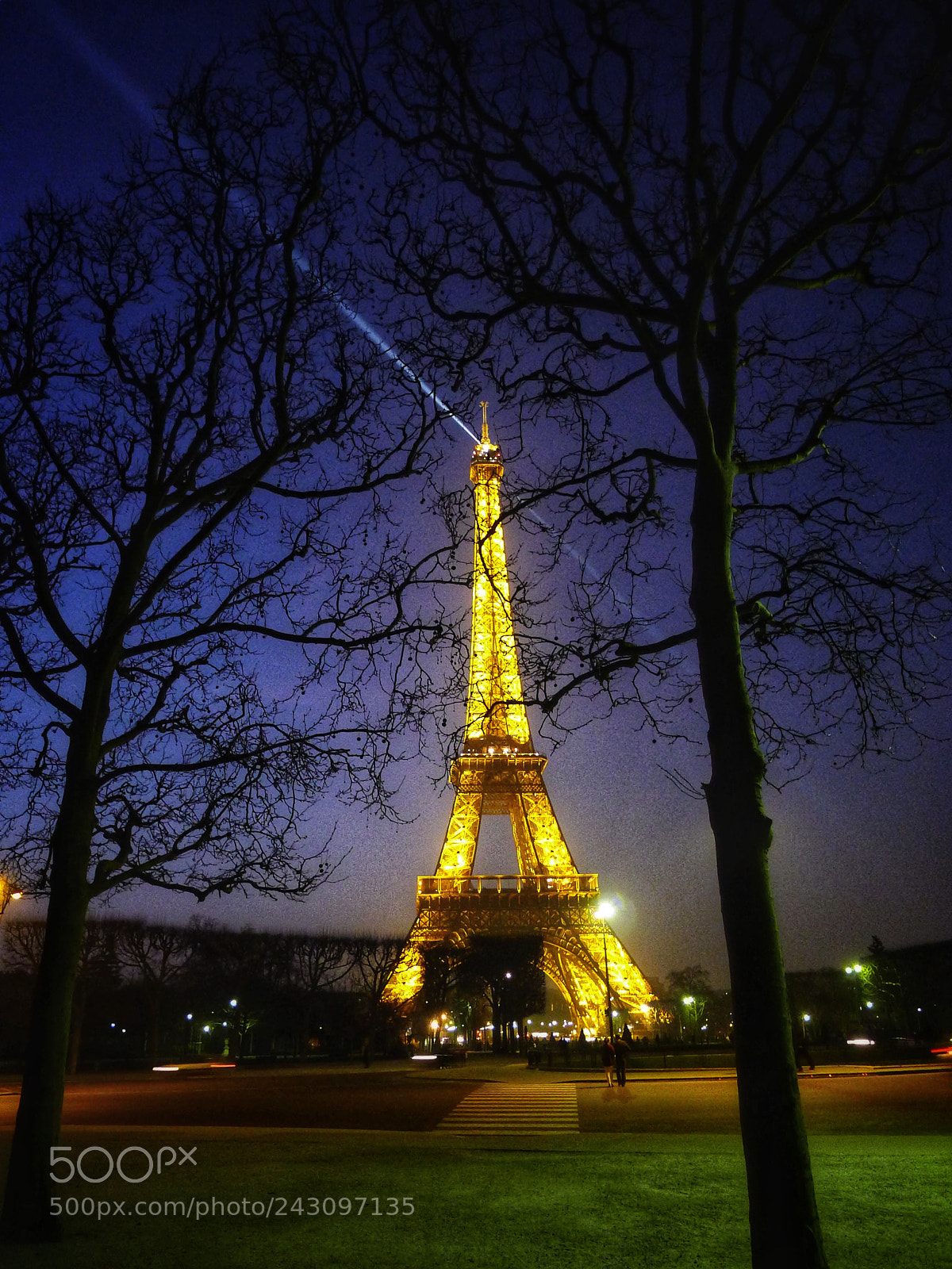 Panasonic Lumix DMC-LX5 sample photo. Tour eiffel photography