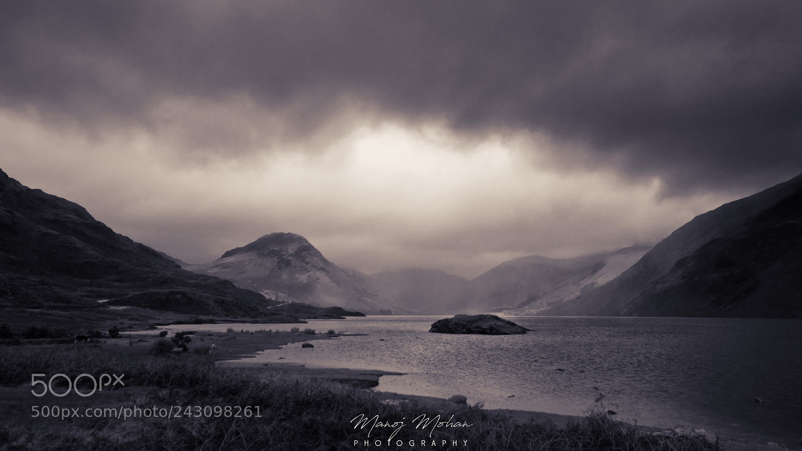 Sony ILCA-77M2 sample photo. Before the rain photography
