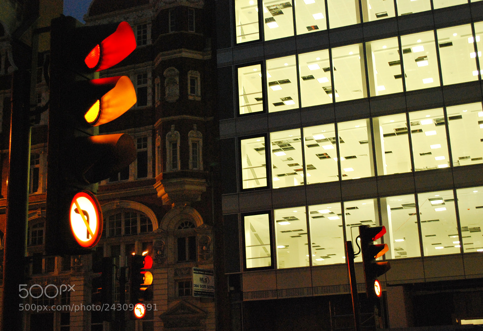 Nikon D60 sample photo. London by night photography