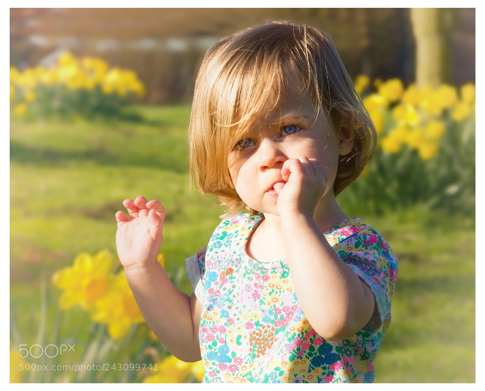 Canon EOS 550D (EOS Rebel T2i / EOS Kiss X4) sample photo. Someones biting her nails photography