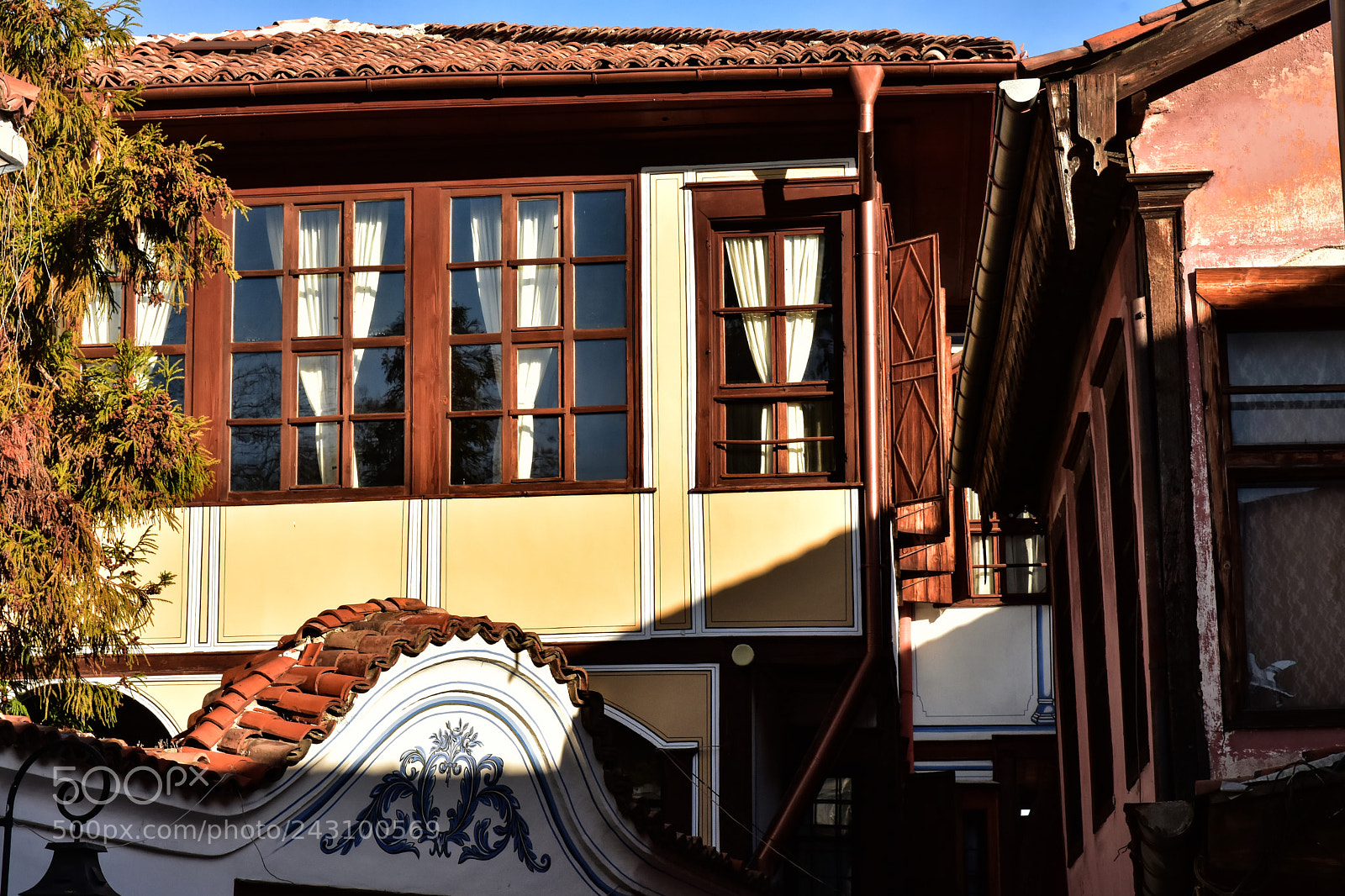 Nikon D7200 sample photo. Old house photography