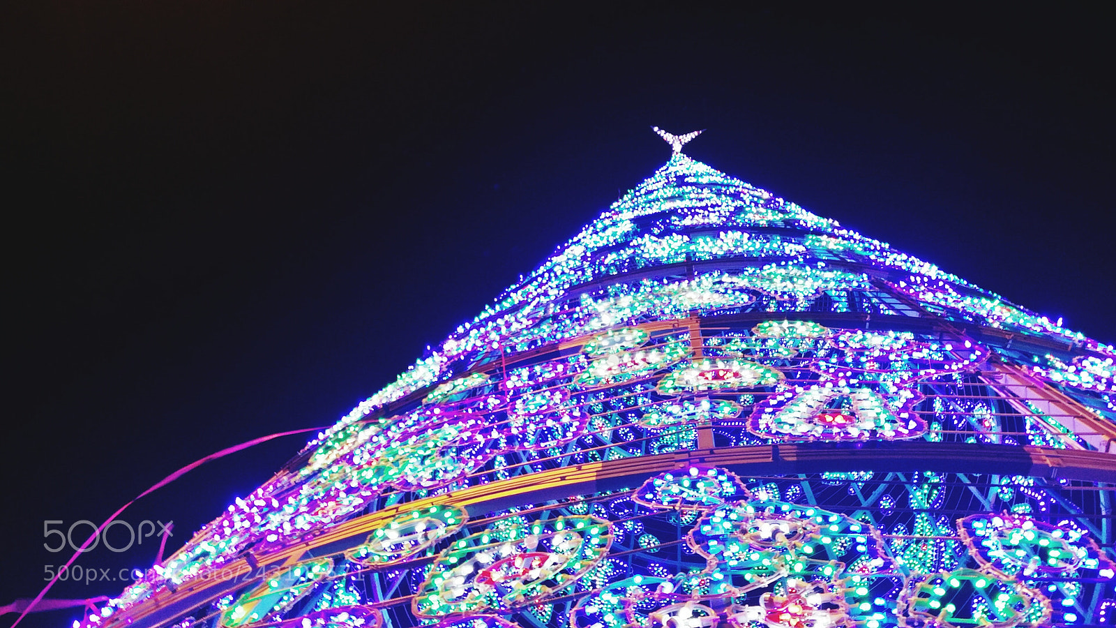 OnePlus 2 sample photo. Christmas tree full of photography