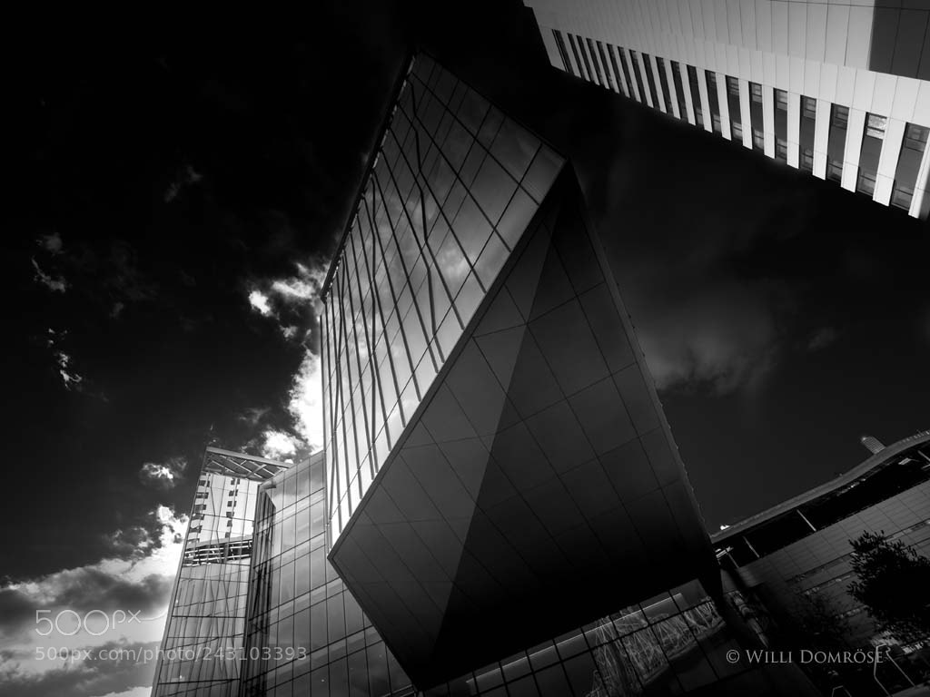 Olympus OM-D E-M1 sample photo. Triangle photography