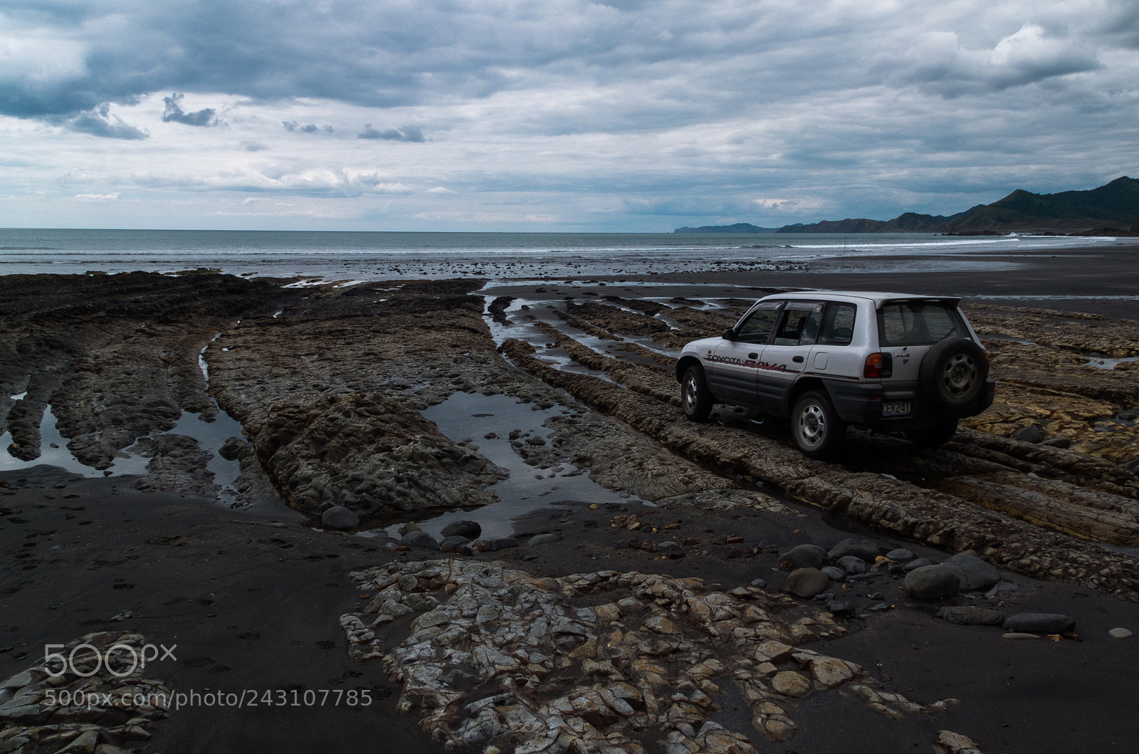 Fujifilm X10 sample photo. Off road down to photography