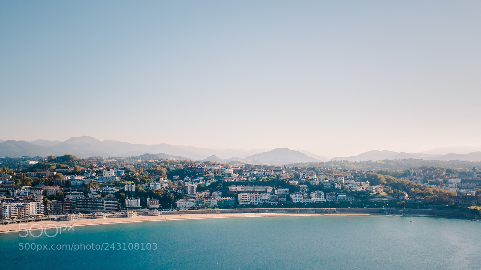 Olympus PEN-F sample photo. San sebastian photography