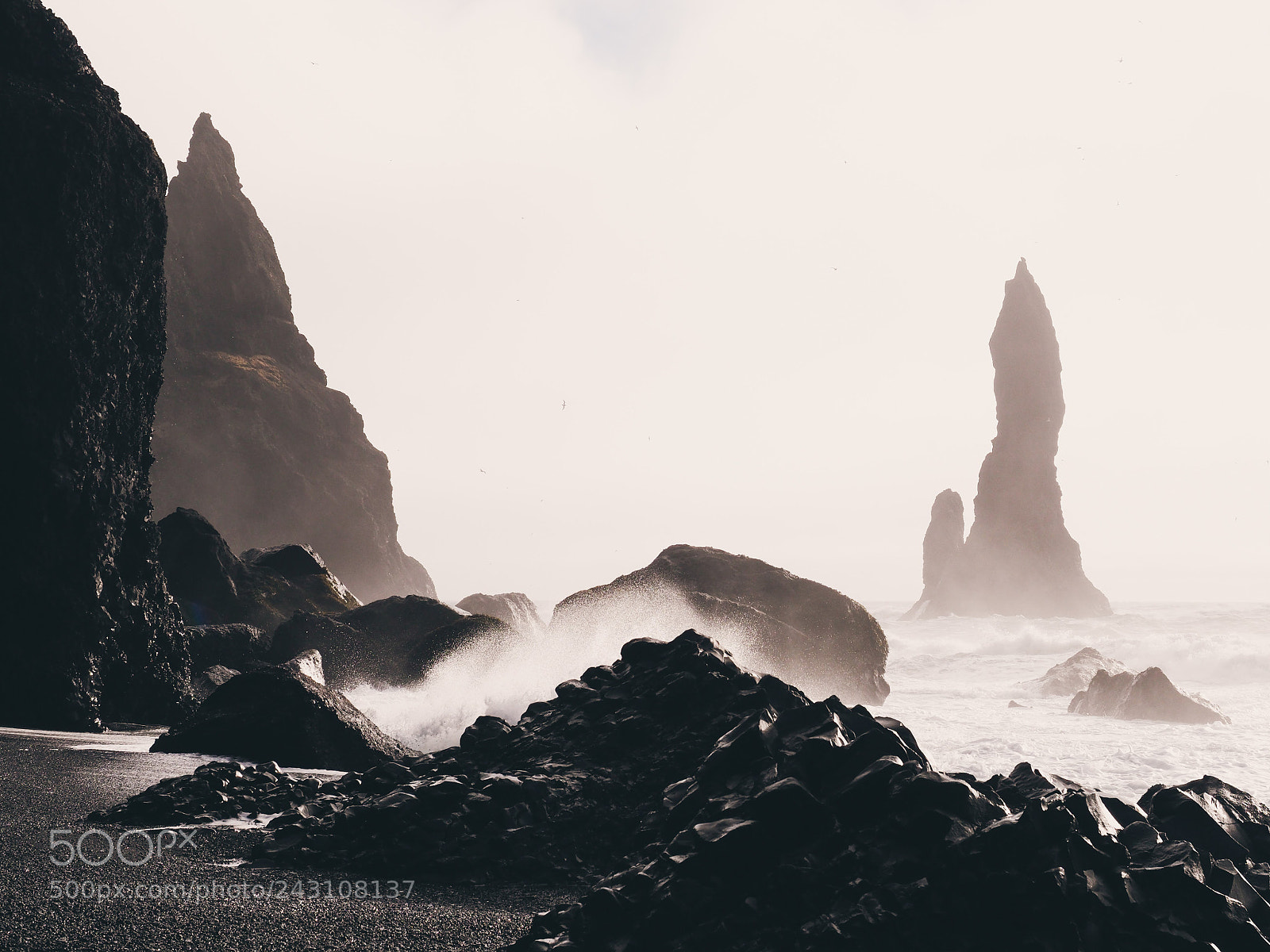 Olympus OM-D E-M1 Mark II sample photo. Icelandic waves photography
