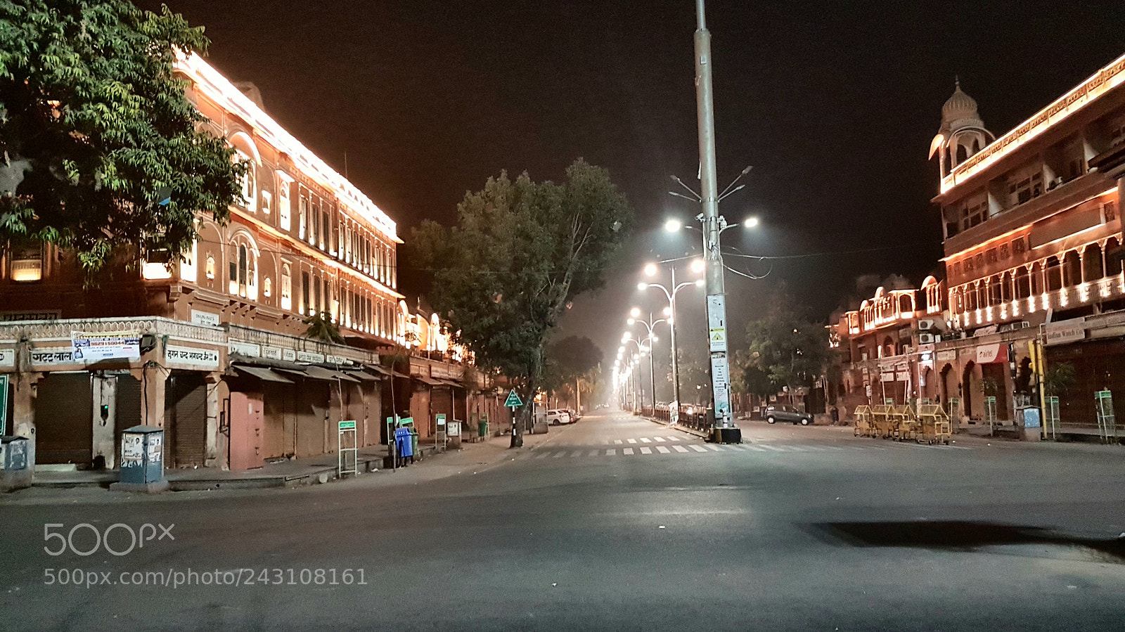 Samsung Galaxy S7 sample photo. Night shot of pink photography