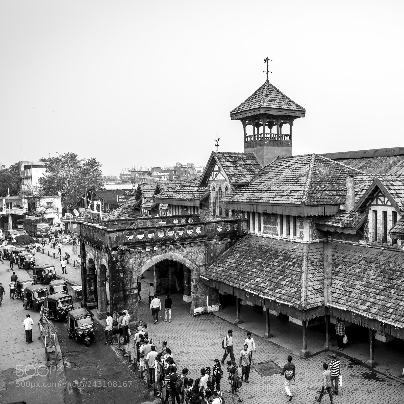 Nikon D810 sample photo. Bandra railway station, mumbai photography