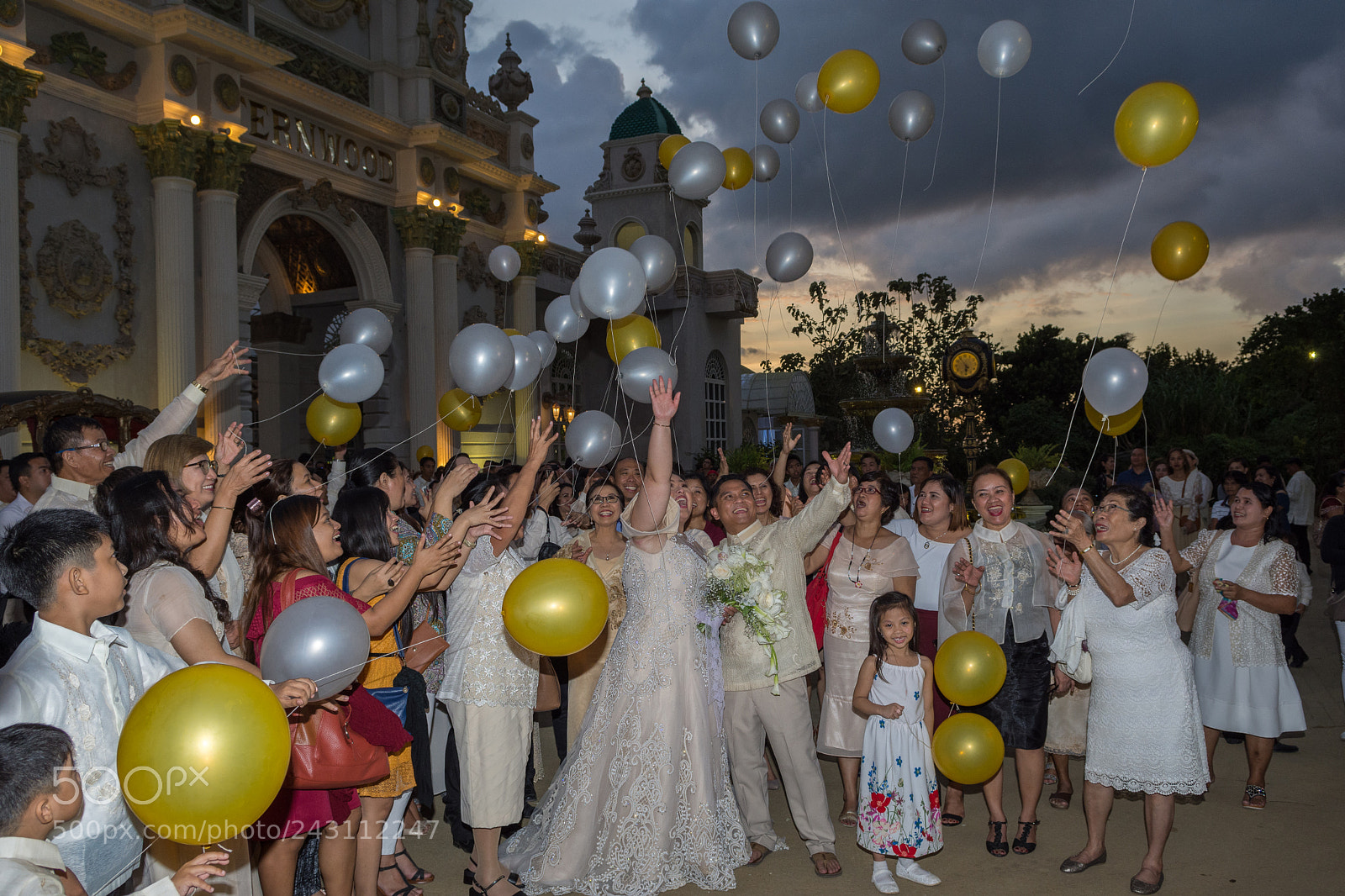Nikon D7200 sample photo. Balloon release photography