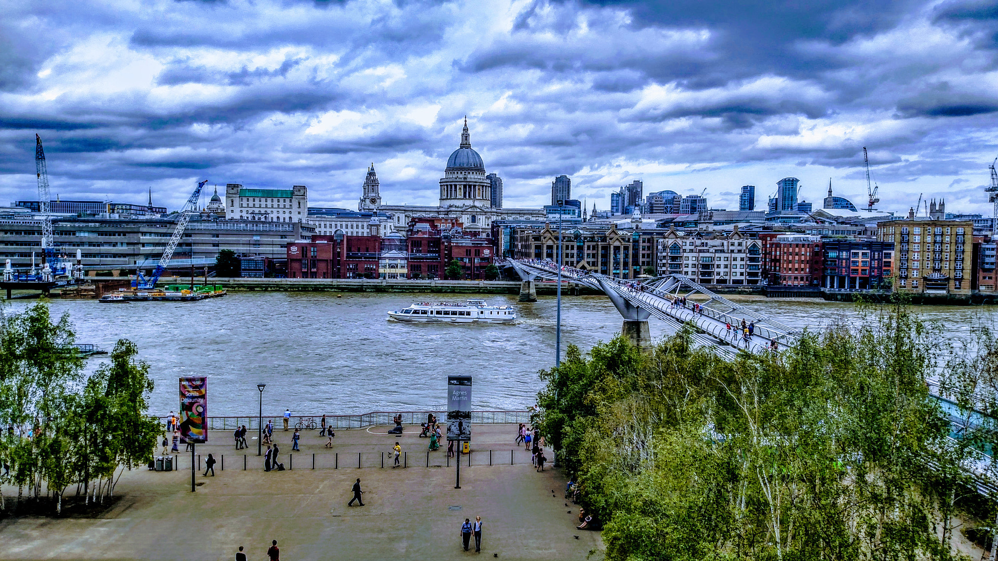 Motorola XT1225 sample photo. London photography