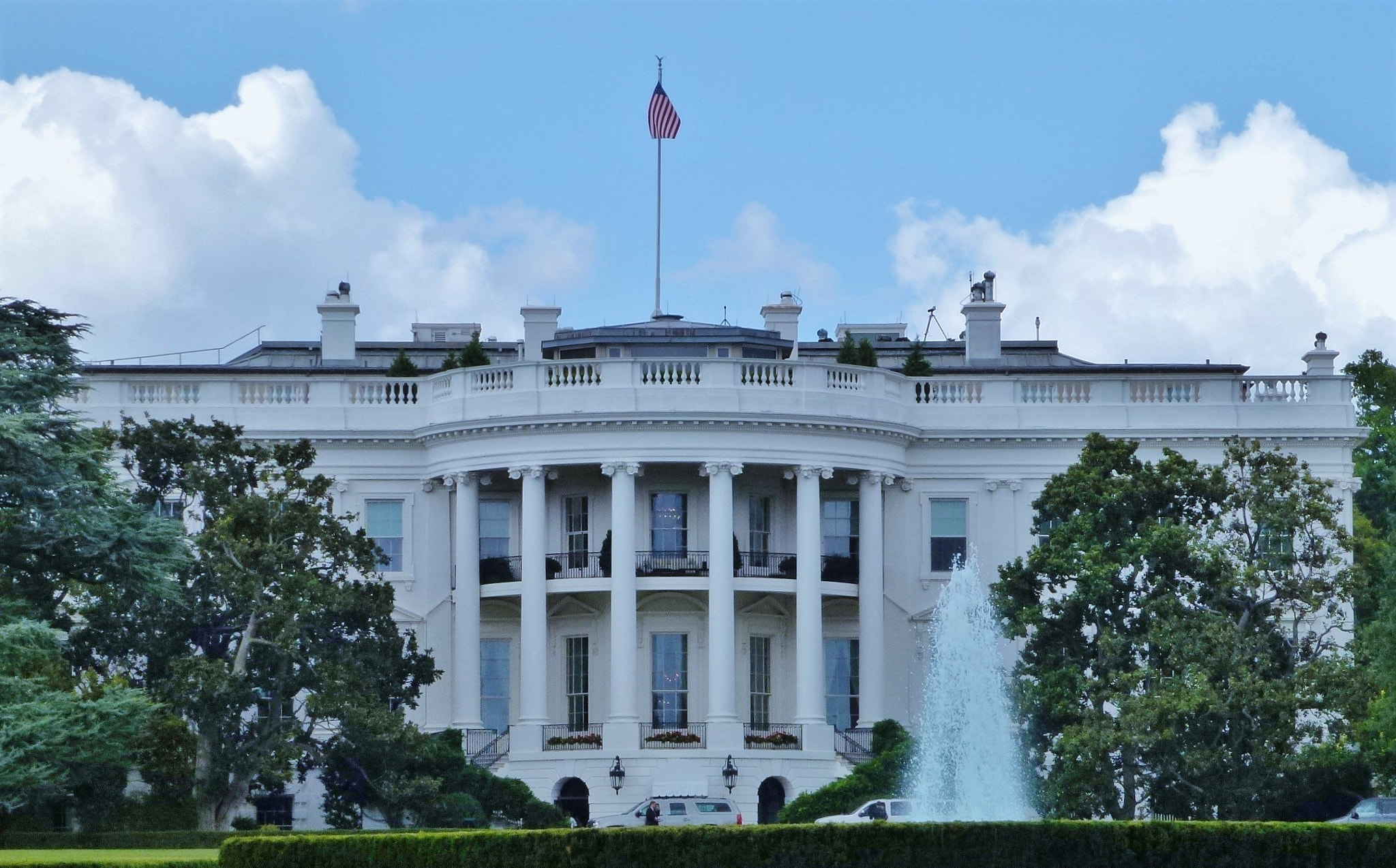 Panasonic DMC-ZS10 sample photo. White house photography