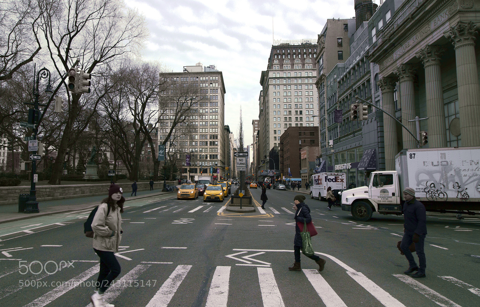 Canon EOS 100D (EOS Rebel SL1 / EOS Kiss X7) sample photo. Crosswalk by union square photography
