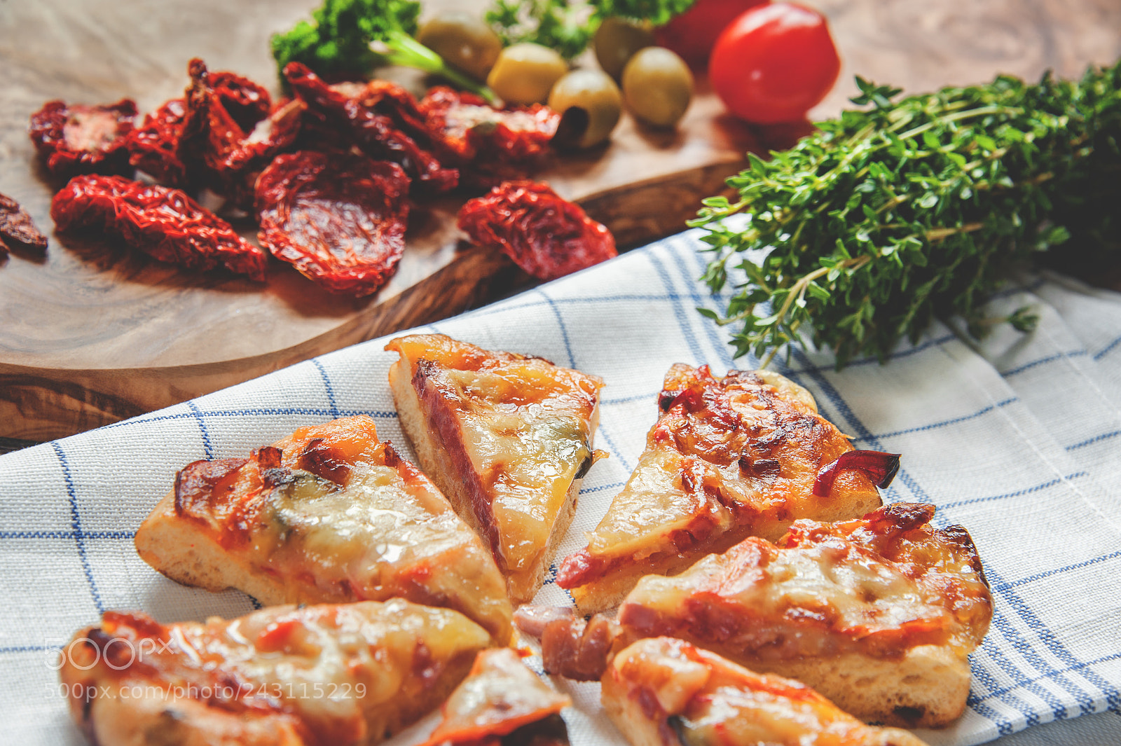Nikon D700 sample photo. Pieces of margarita pizza photography