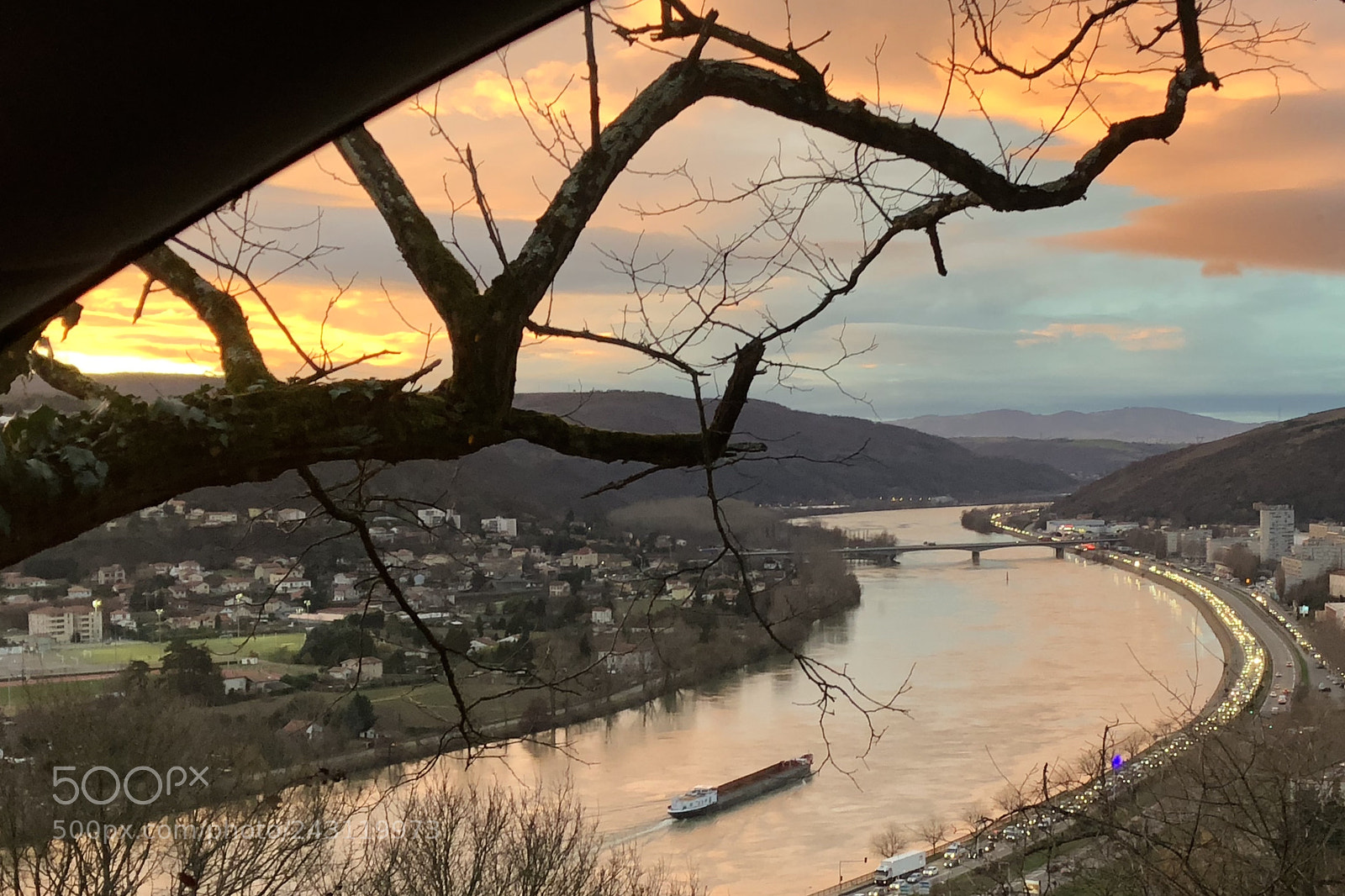 Apple iPhone 8 Plus sample photo. Entr e de vienne photography