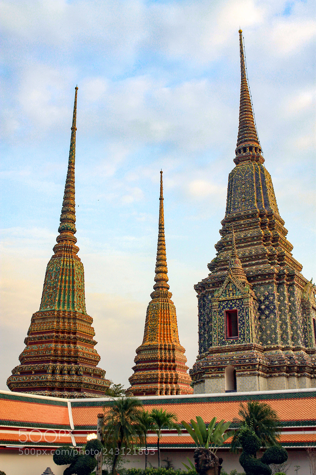 Canon EOS 50D sample photo. Phra maha chedi si photography