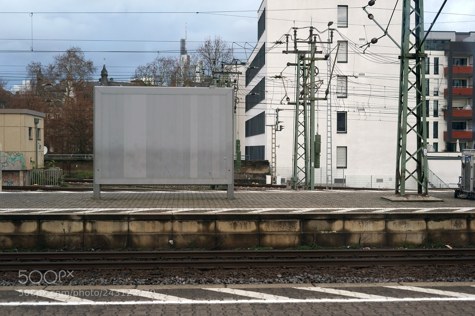 Sony a7 II sample photo. Empty advertising space at photography