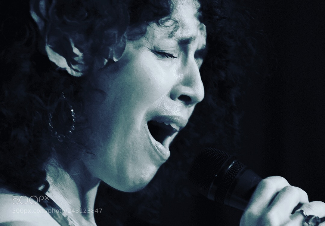 Canon EOS-1D X Mark II sample photo. Lily dior jazz singer photography