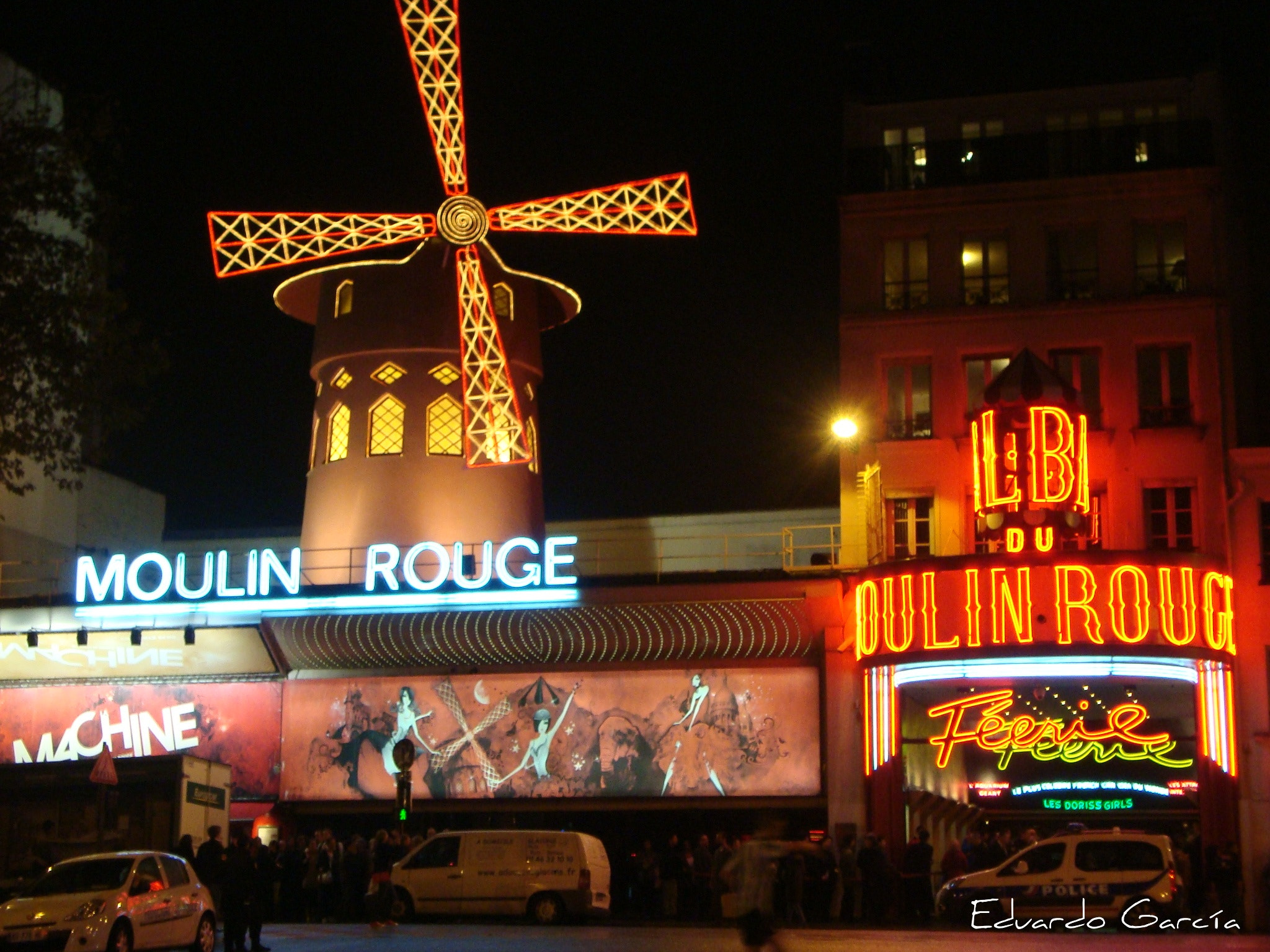 Sony DSC-W125 sample photo. Moulin rouge photography
