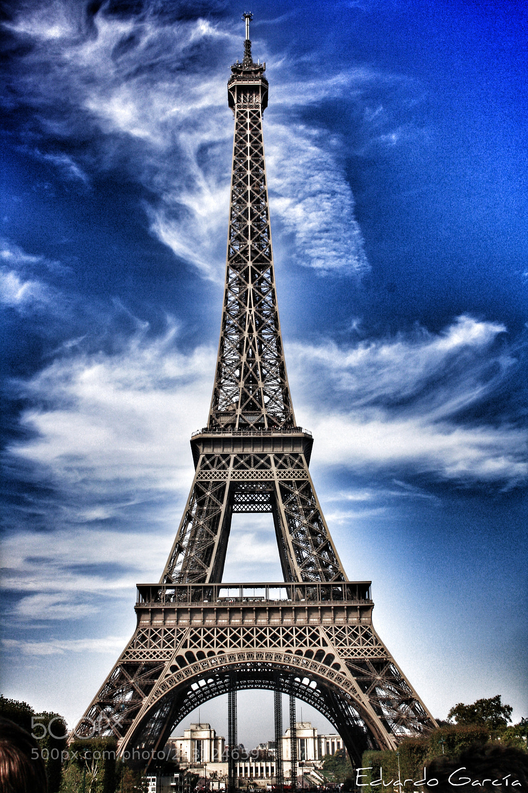 Canon EOS 1000D (EOS Digital Rebel XS / EOS Kiss F) sample photo. Eiffel photography